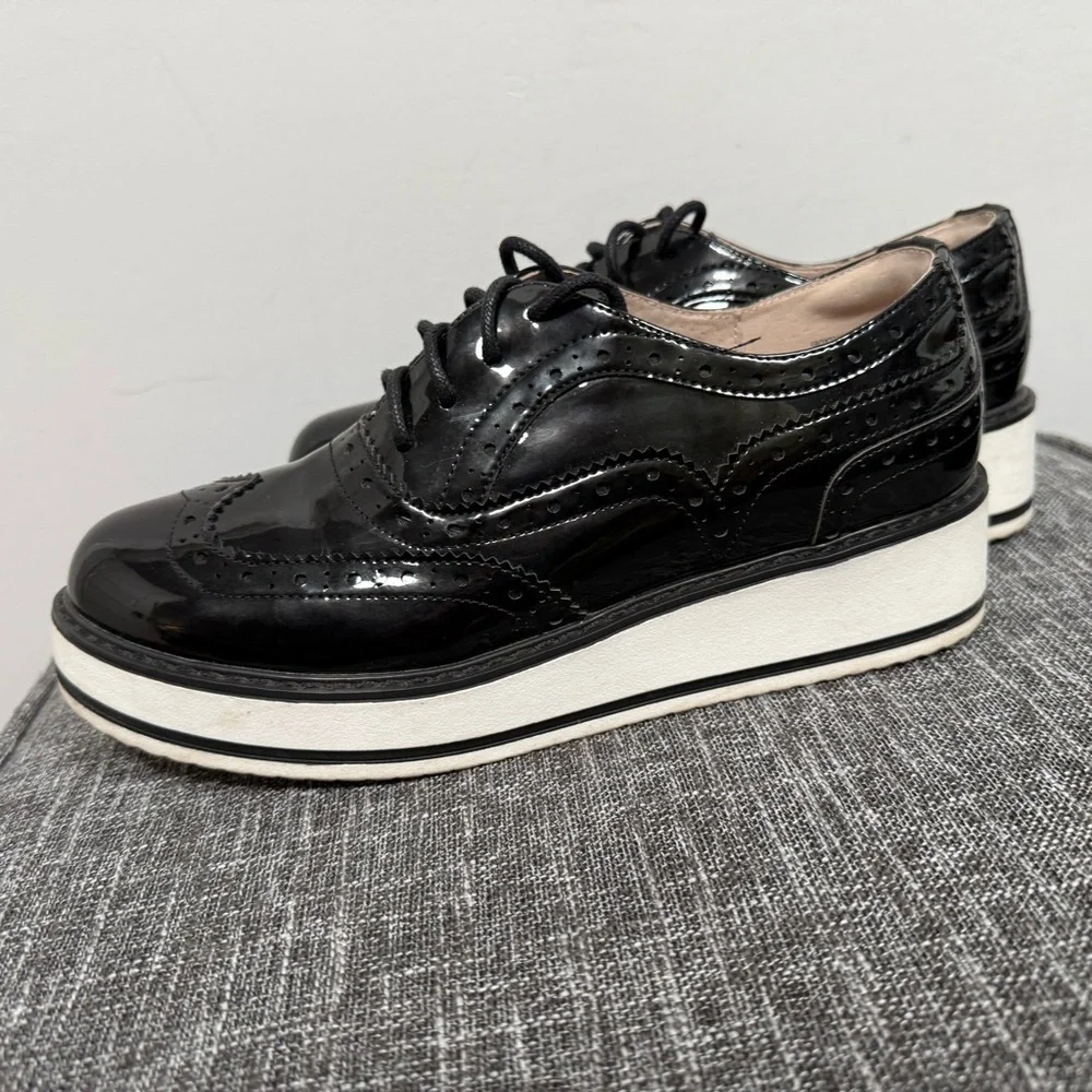 Bruno Marc Women's Elegant Wingtip Platform Oxfords, Size 8, Great Condition!